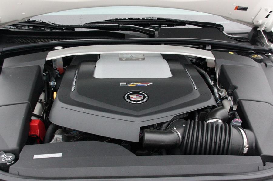  Cadillac CTS-V Sport Wagon 2011 года  (фото 48 из 73)
